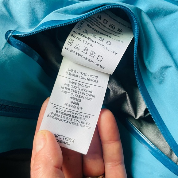 Arcteryx Alpha AR Gortex Pro Blue Gradient Color - Picture 9 of 16